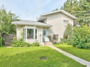 16232 100th St NW, Edmonton, AB T5X 4R7