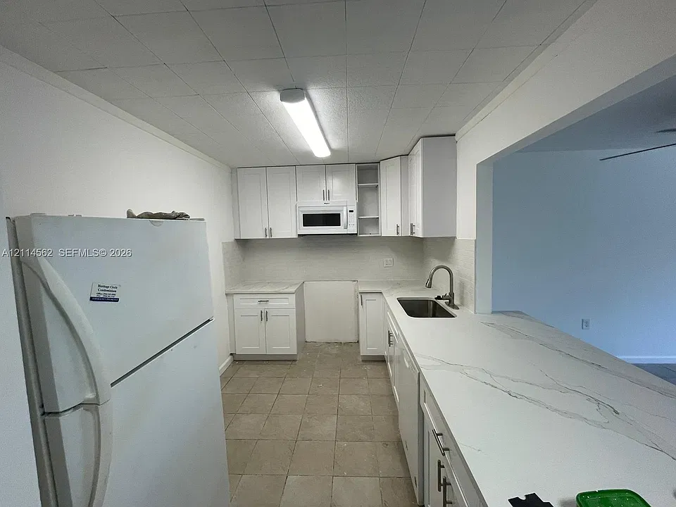 4344 NW 9th Ave #9-3E
