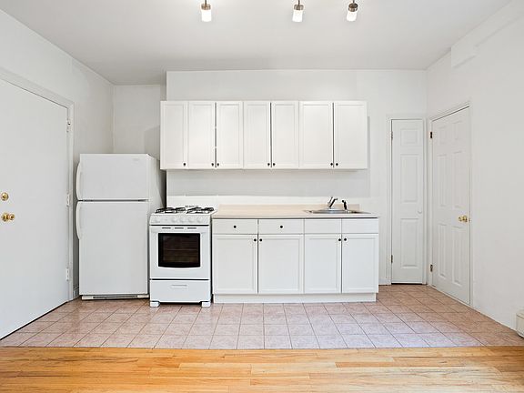 3rd image of 97 Butler St #1-5