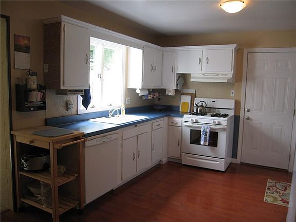 5th image of 39 Briggs Ave