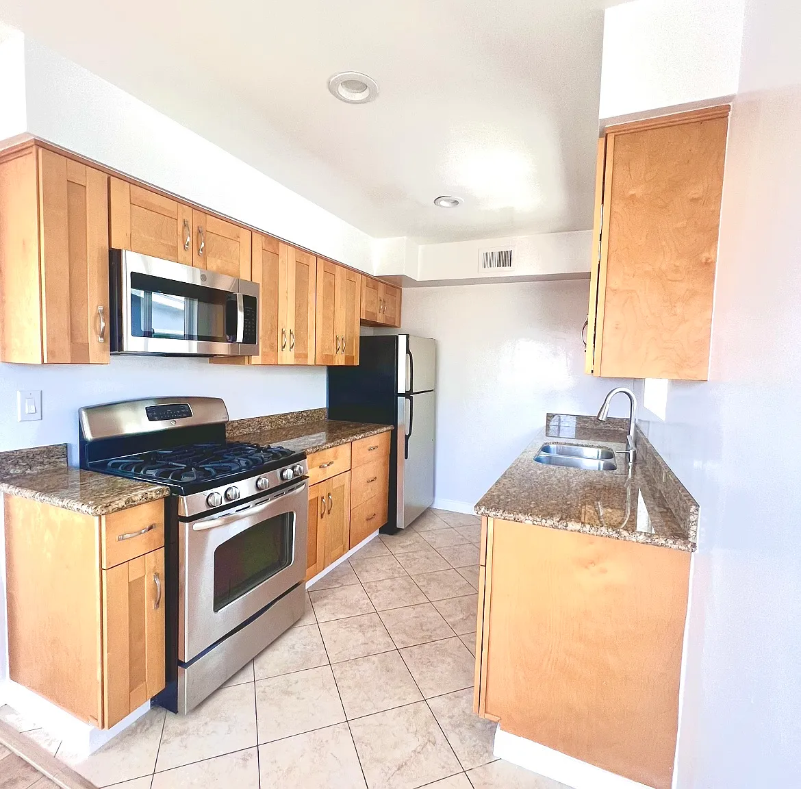 559 Cypress Dr — Photo 4