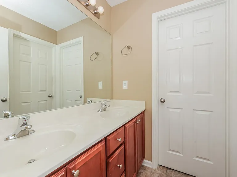 305 Sarna Dr — Photo 10