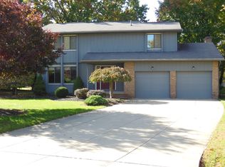 864 Guinevere Cir, Uniontown, OH