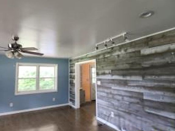 4th image of 359 Brownsville Rd