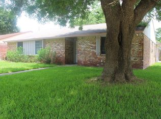 3902 Westhampton Dr, Houston, TX 77045