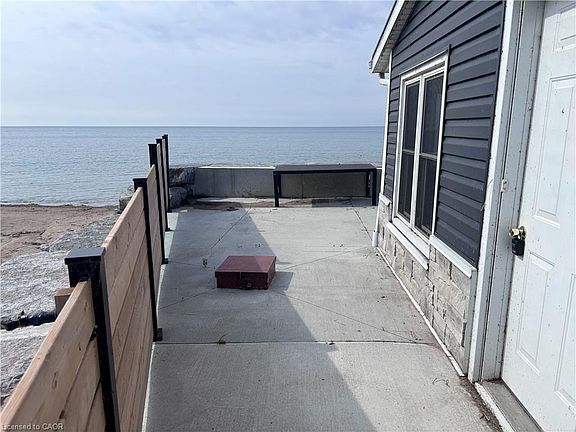 5th image of 1456 Lakeshore Rd