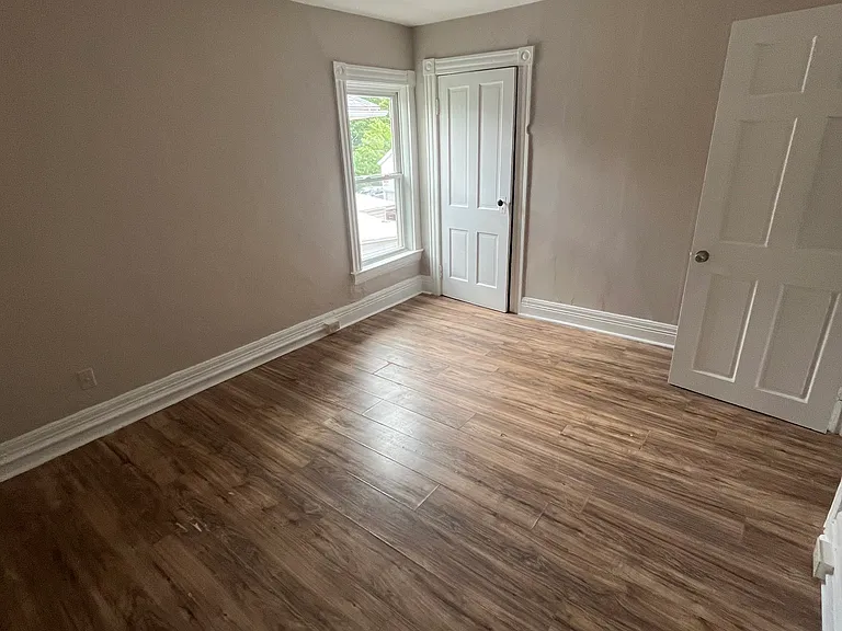 1 Lewis Pl — Photo 8