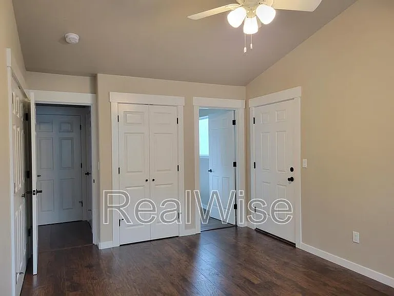 124 SW Jenn Way — Photo 8