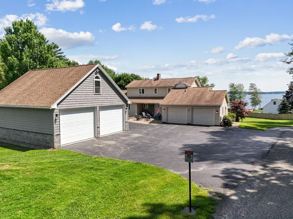 24 Loch Lane, Winthrop, ME 04364