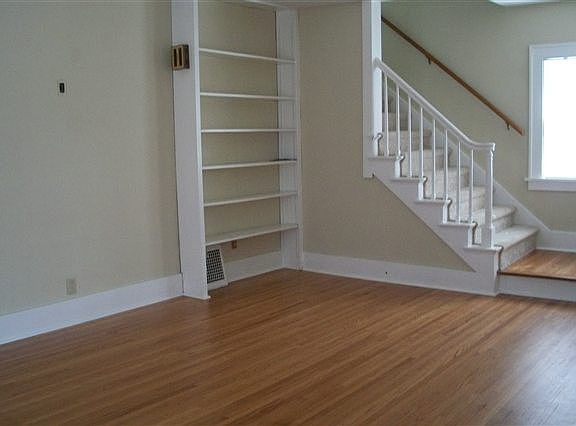 4th image of 176 Gage Ave