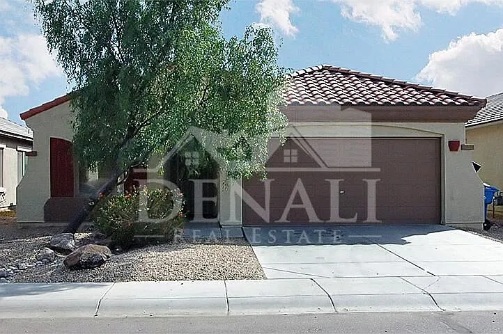 9237 W Milkweed Loop