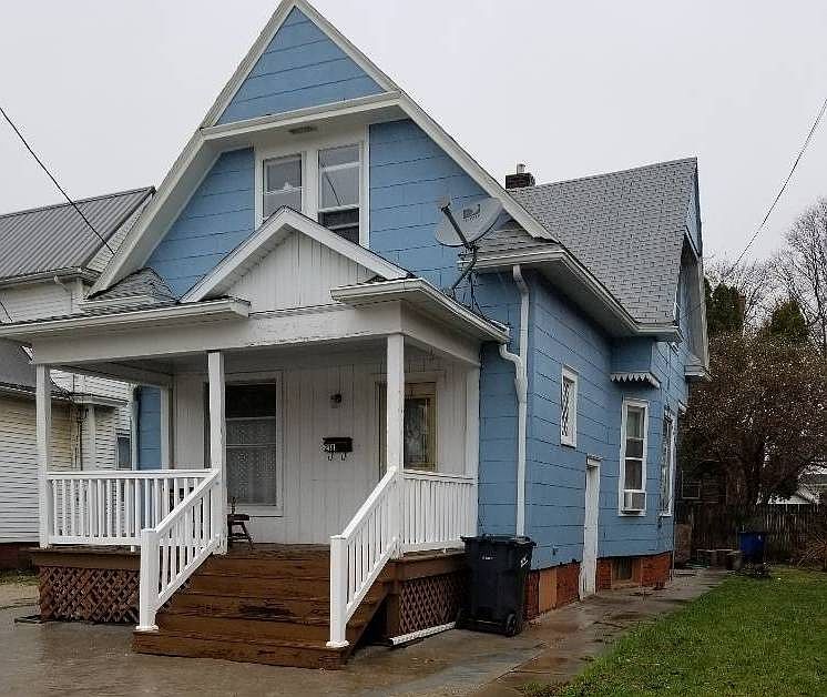 1st image of 218 W 1st Ave