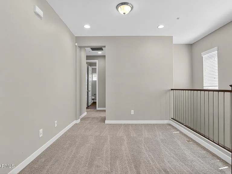 2350 W Gloria Ln — Photo 36