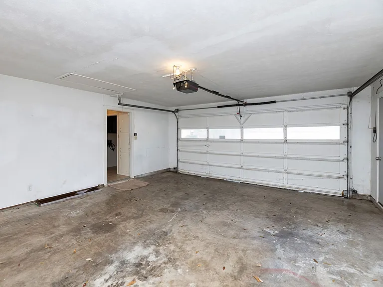 1605 Arrowhead Dr — Photo 30