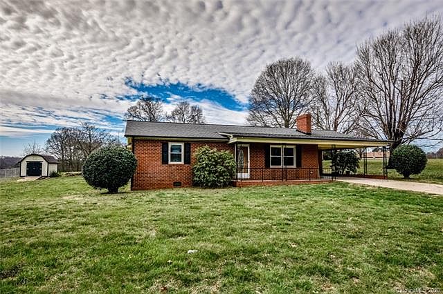 1st image of 2412 Belle Terre Dr