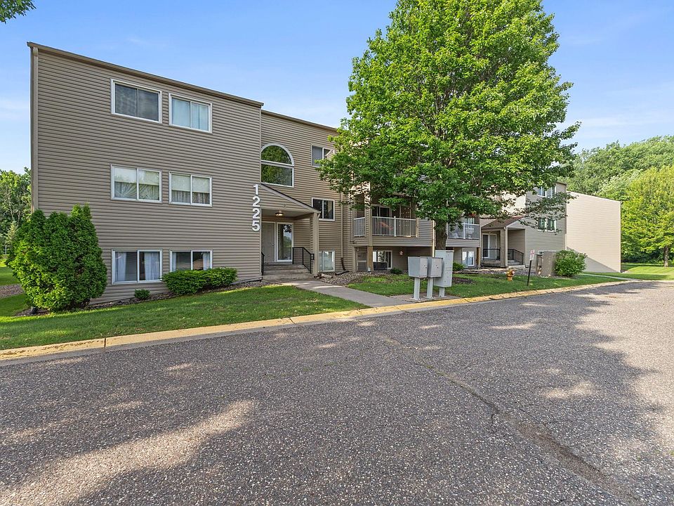 1st image of 1225 Ferndale St N #B9