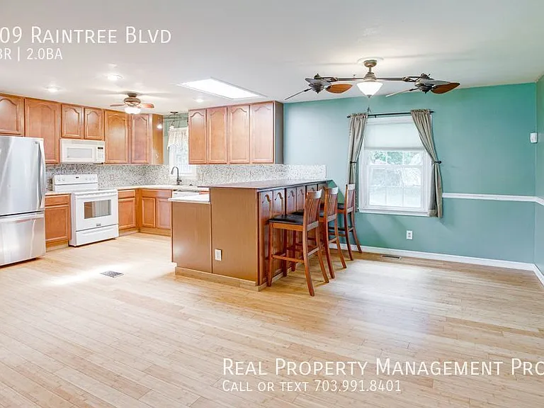 209 Raintree Blvd — Photo 14