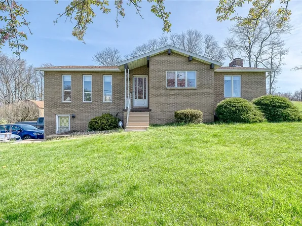 3030 Woodlake Rd, Apollo, PA 15613