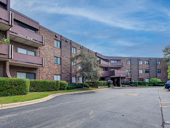 2nd image of 898 Wellington Ave Unit 213