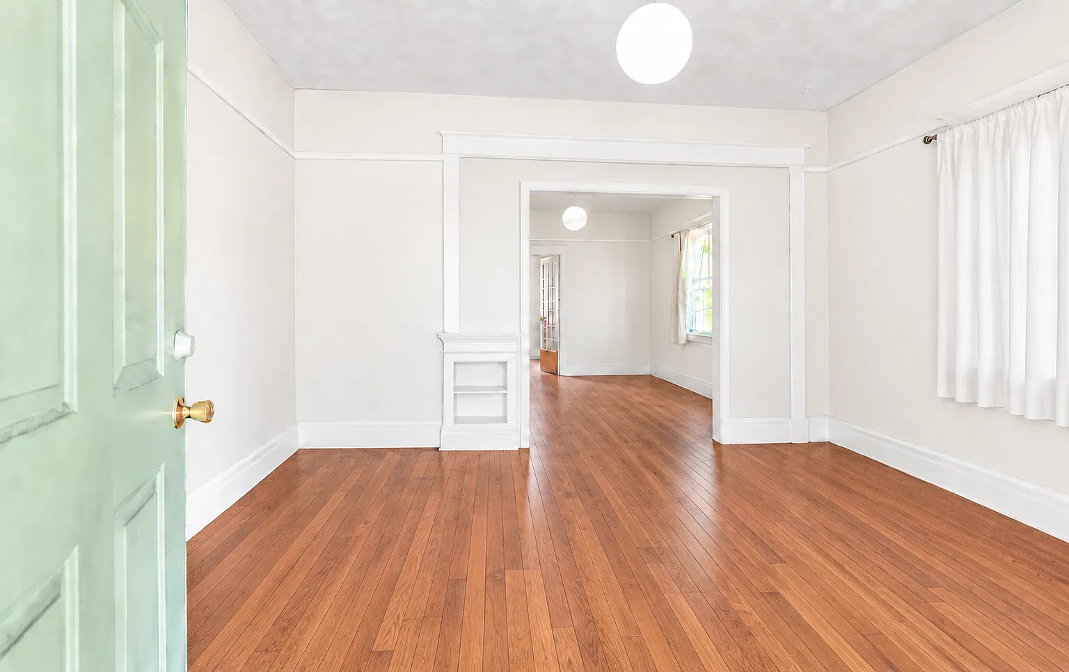 2 bed, 932 sqft, $2,100 — Photo 3