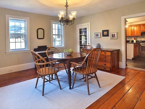 5th image of 39 Temple St #1