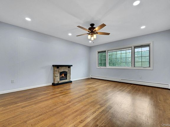 3rd image of 186 Midland Ave #1