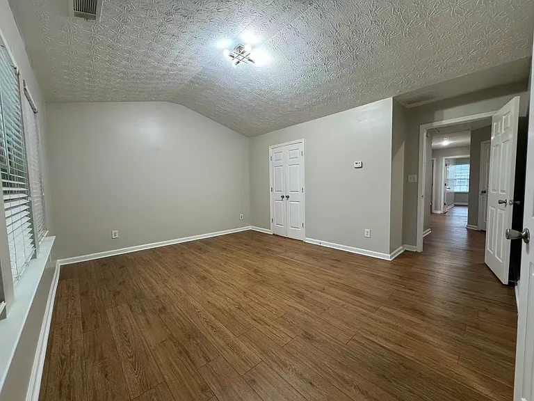 2529 Emma Way — Photo 15