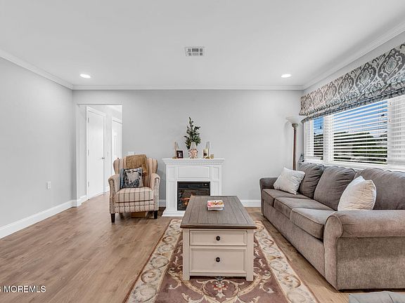 4th image of 12 Plymouth Drive