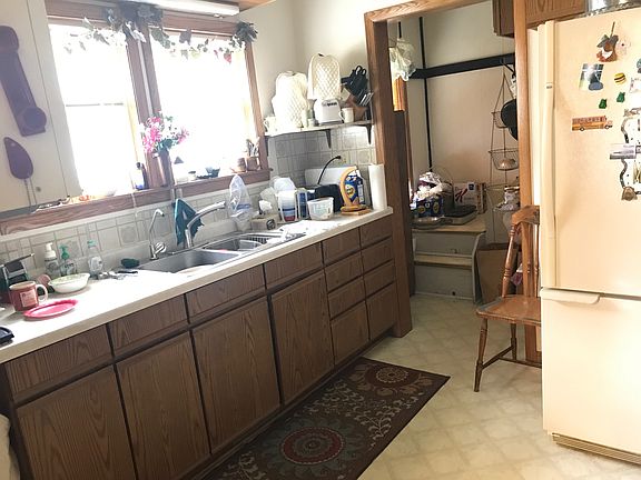 4th image of 153 Wood Ave