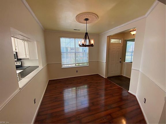 4th image of 115 Creekstone Dr