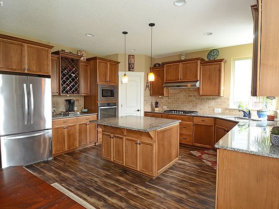 3rd image of 15409 NE 106th St