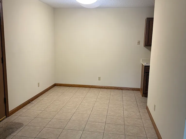 11-2 Woodland Oaks Dr — Photo 3