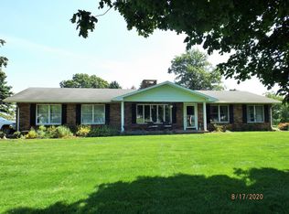 1748 Hoover Rd, Deer Grove, IL 61243