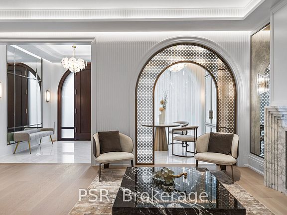 2nd image of 117 Yonge Blvd