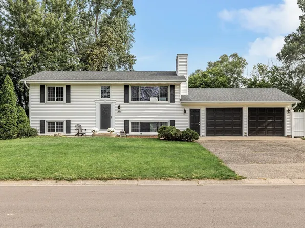 2119 Cliffview Dr, Eagan, MN 55122