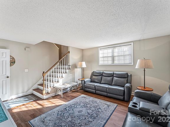 5th image of 75 Laurelwood Dr APT 91