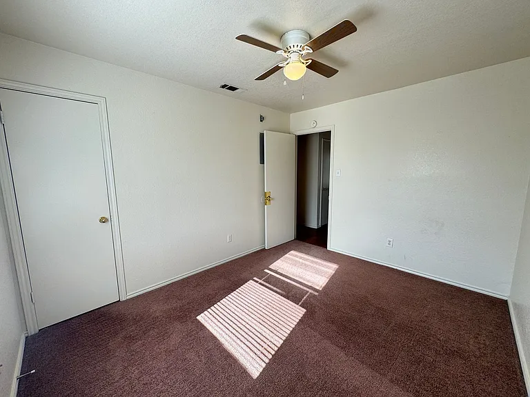 1603 Cedarhill Dr — Photo 10