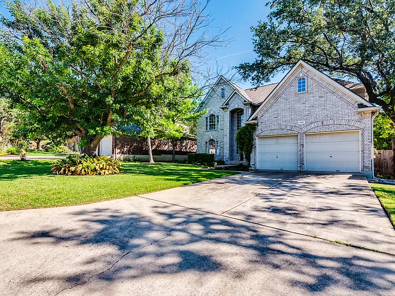 6911 Gentle Oak Dr — Photo 2