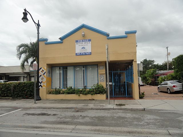 1st image of 2240 SW 22nd St