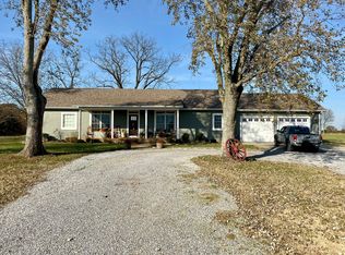 300 Gobin Rd, Raleigh, IL 62977