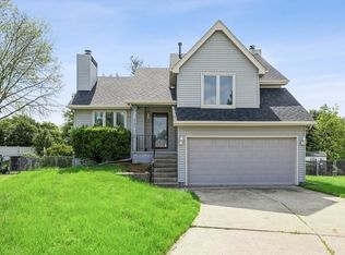 5300 Brookview Dr, West Des Moines, IA 50266