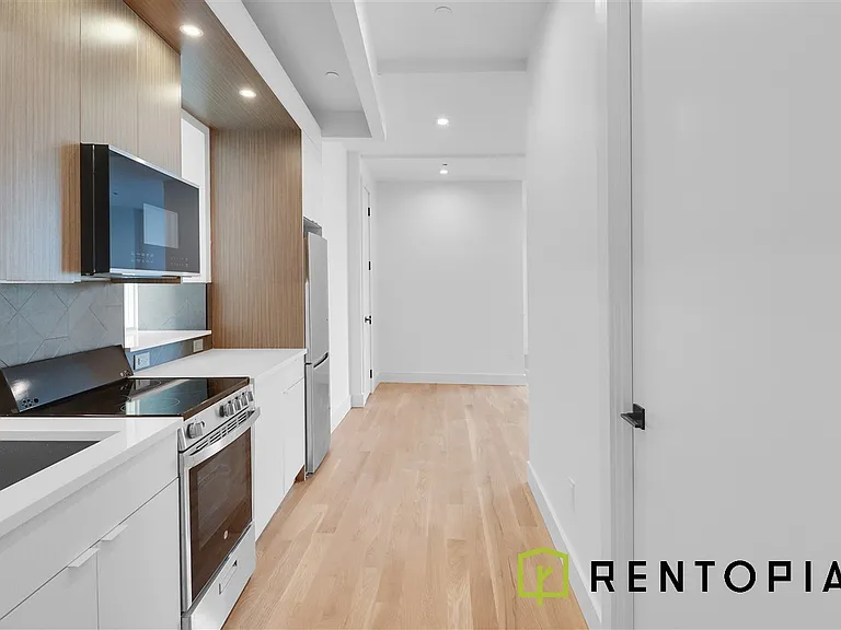 411 Meeker Ave #308N — Photo 4
