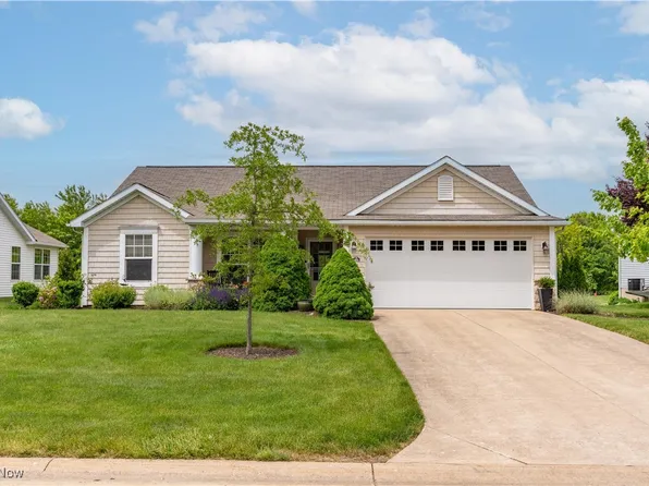 365 Brookpoint St NW, North Canton, OH 44720