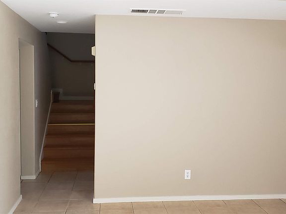 5th image of 1527 Fort Dix Cir