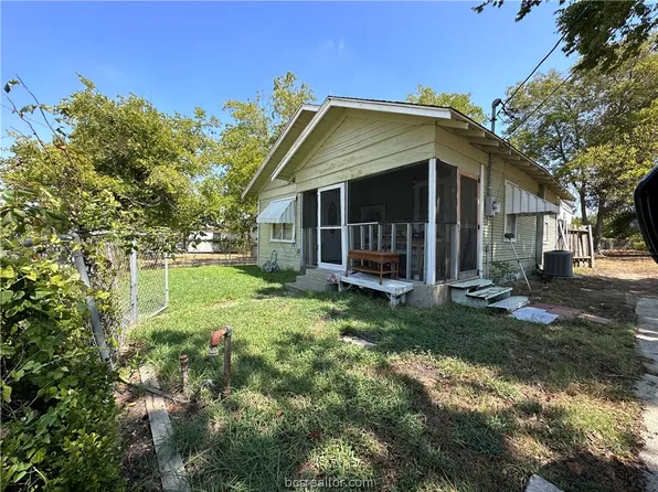 1218 W Martin Luther King Jr St, Bryan, TX 77803