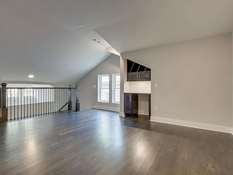1509 Ashwood Ave — Photo 13