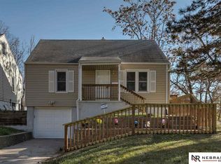 3705 N 40th St, Omaha, NE 68111