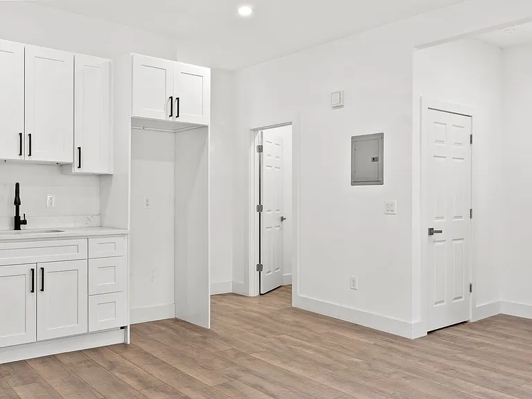 855 S 14th St #1 — Photo 24