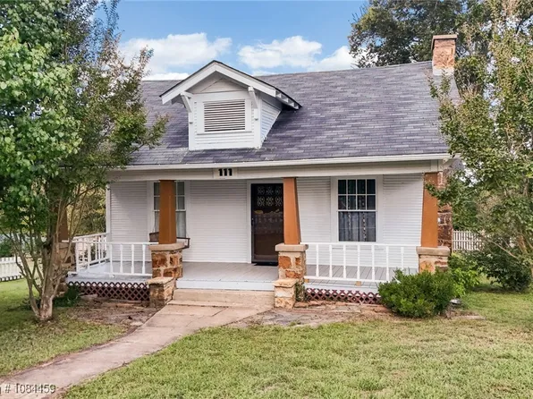 111 Sherwood Ave, Bonanza, AR 72916