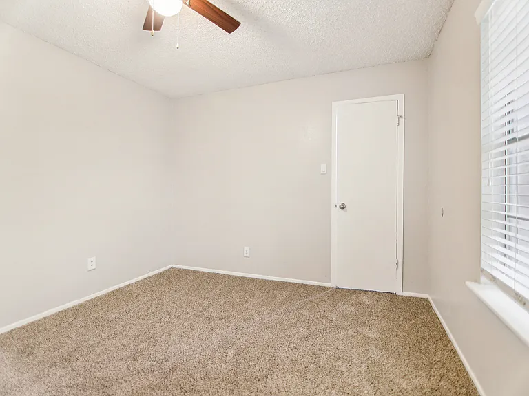 Rochelle Place — Photo 11